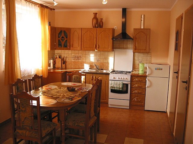 Taras domku w Bieszczadach - miejsce do relaksu